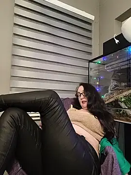 CamilleDesire online show from November 19, 2025, 5:02 pm