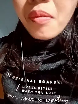 Snapshot of Hana_love20 chatting on November 3, 2025, 5:09 am Hana love20 online show from November 3, 2025, 5:09 am