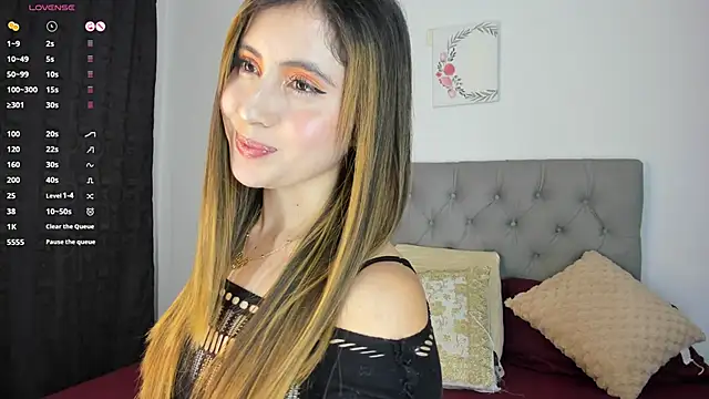 Snapshot of Nicol_Swift_ chatting on November 14, 2025, 12:31 am Nicol Swift online show from November 14, 2025, 12:31 am