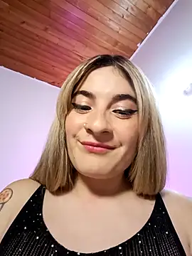 Snapshot of Rouse_A01 chatting on October 30, 2025, 10:43 pm Rouse A01 online show from October 30, 2025, 10:43 pm