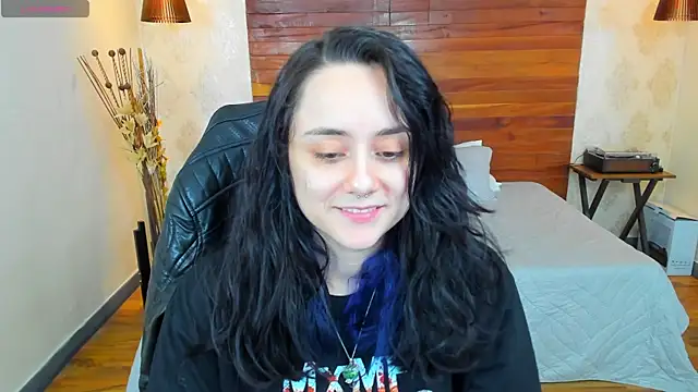 Snapshot of KatherineBond chatting on January 5, 2025, 10:19 pm KatherineBond online show from January 5, 2025, 10:19 pm