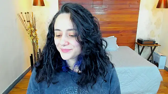 Snapshot of KatherineBond chatting on January 9, 2025, 10:41 pm KatherineBond online show from January 9, 2025, 10:41 pm