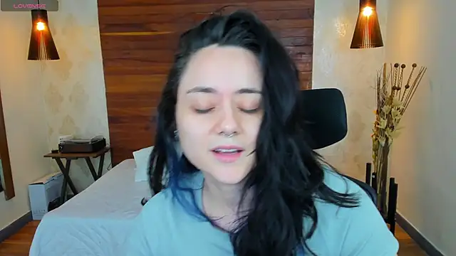 Snapshot of KatherineBond chatting on January 21, 2025, 1:39 am KatherineBond online show from January 21, 2025, 1:39 am