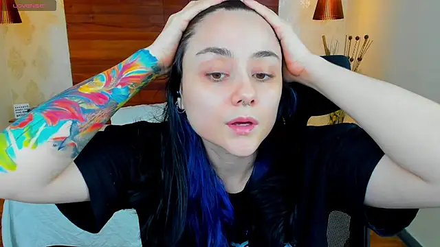 Snapshot of KatherineBond chatting on January 22, 2025, 8:38 pm KatherineBond online show from January 22, 2025, 8:38 pm