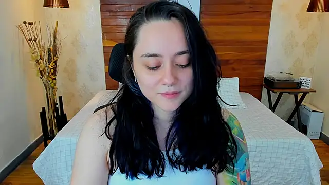 Snapshot of KatherineBond chatting on February 12, 2025, 12:16 am KatherineBond online show from February 12, 2025, 12:16 am