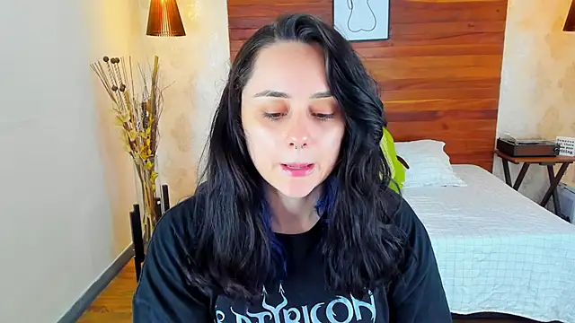 Snapshot of KatherineBond chatting on March 4, 2025, 9:22 pm KatherineBond online show from March 4, 2025, 9:22 pm