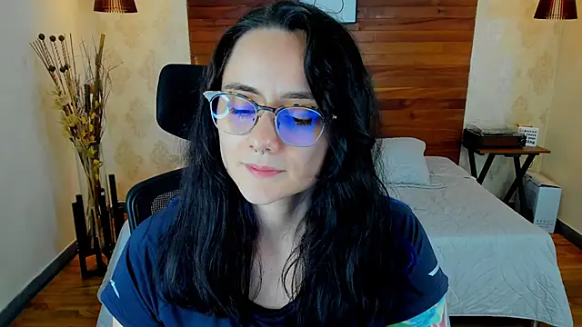 Snapshot of KatherineBond chatting on March 13, 2025, 2:05 am KatherineBond online show from March 13, 2025, 2:05 am