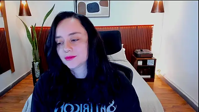 Snapshot of KatherineBond chatting on September 25, 2025, 7:28 pm KatherineBond online show from September 25, 2025, 7:28 pm