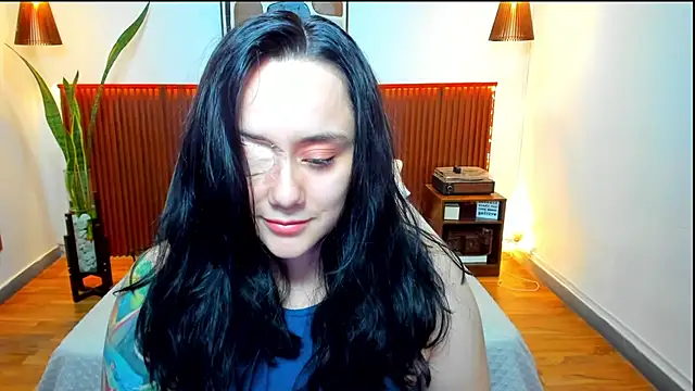 Snapshot of KatherineBond chatting on September 27, 2025, 8:14 pm KatherineBond online show from September 27, 2025, 8:14 pm