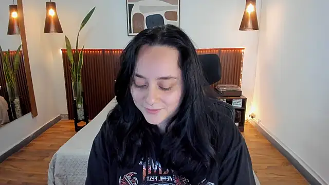 Snapshot of KatherineBond chatting on October 13, 2025, 8:09 pm KatherineBond online show from October 13, 2025, 8:09 pm