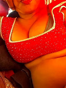 Snapshot of Priya_Bong chatting on January 6, 2025, 8:03 am Priya Bong online show from January 6, 2025, 8:03 am