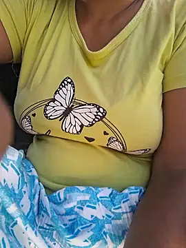Snapshot of Priya_Bong chatting on September 28, 2025, 9:25 am Priya Bong online show from September 28, 2025, 9:25 am