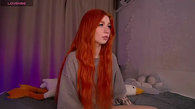 Snapshot of Evaa_Moonn_ chatting on December 13, 2024, 2:05 pm Evaa Moonn  online show from December 13, 2024, 2:05 pm