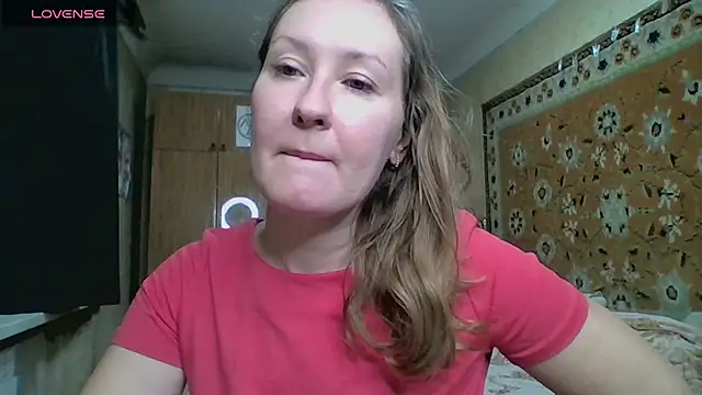 Snapshot of AnnaXLovers chatting on November 15, 2025, 8:44 am AnnaXLovers online show from November 15, 2025, 8:44 am