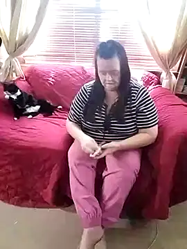 Snapshot of Bayou_Woman68 chatting on September 19, 2025, 6:19 pm Bayou Woman68 online show from September 19, 2025, 6:19 pm