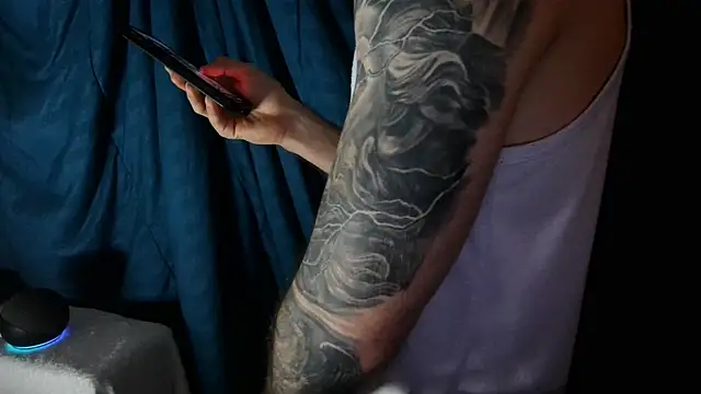 Snapshot of Kenner_fox77 chatting on December 30, 2024, 9:50 pm Kenner fox77 online show from December 30, 2024, 9:50 pm