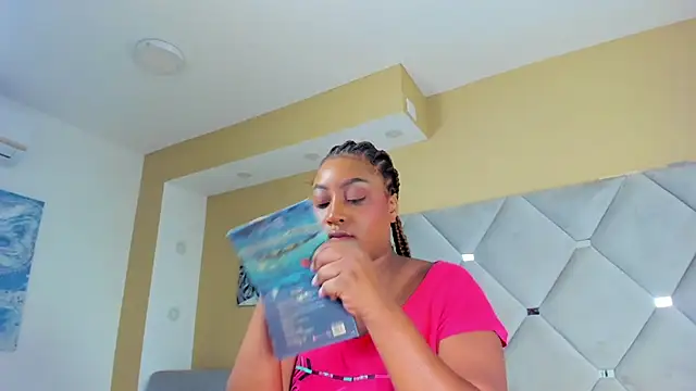 Snapshot of Adelehottman chatting on February 1, 2025, 12:37 pm Adelehottman online show from February 1, 2025, 12:37 pm