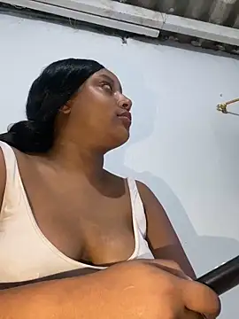 Snapshot of Adelehottman chatting on September 28, 2025, 4:40 am Adelehottman online show from September 28, 2025, 4:40 am