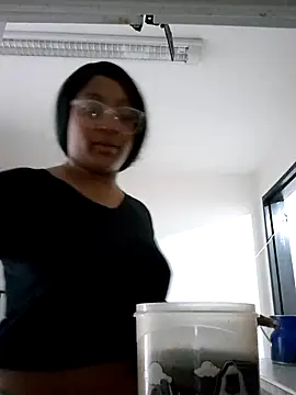 Snapshot of Adelehottman chatting on November 6, 2025, 12:17 pm Adelehottman online show from November 6, 2025, 12:17 pm