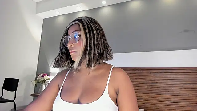 Snapshot of Adelehottman chatting on November 19, 2025, 12:16 pm Adelehottman online show from November 19, 2025, 12:16 pm