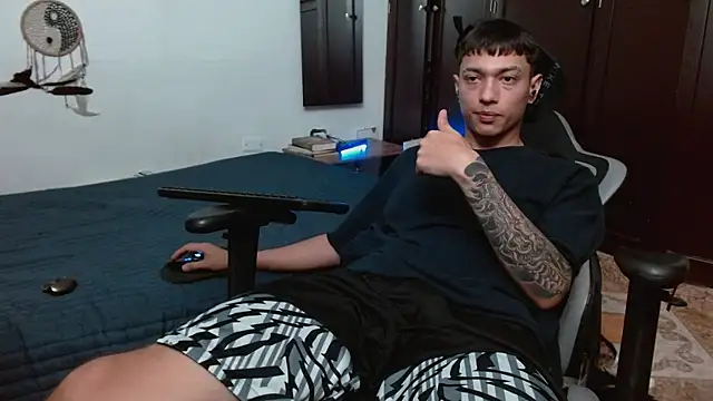 aaron blug online show from November 19, 2025, 10:54 pm