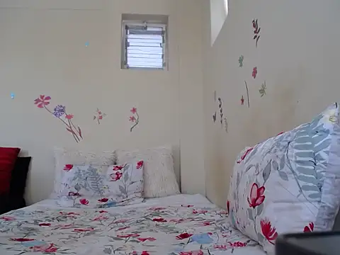 DarkBerry8 online show from October 2, 2025, 1:29 pm