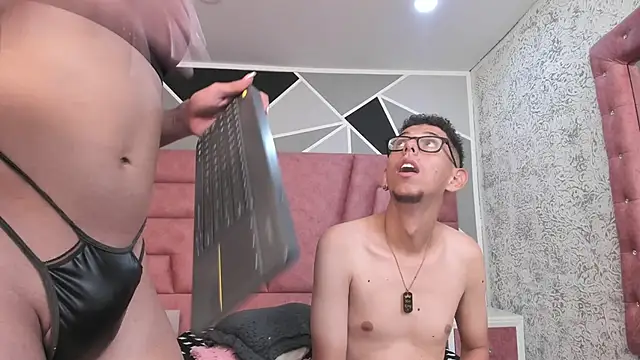 Derek and Skarlet online show from January 16, 2025, 7:10 pm