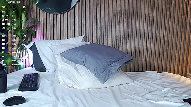 Snapshot of DilanJonnes_ chatting on December 12, 2024, 12:59 am DilanJonnes  online show from December 12, 2024, 12:59 am