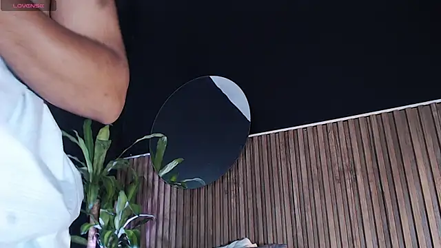 Snapshot of DilanJonnes_ chatting on December 30, 2024, 12:22 am DilanJonnes  online show from December 30, 2024, 12:22 am