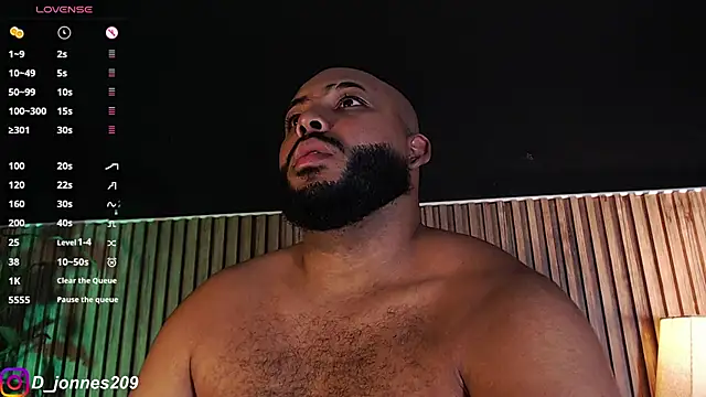 Snapshot of DilanJonnes_ chatting on October 3, 2025, 11:13 pm DilanJonnes  online show from October 3, 2025, 11:13 pm