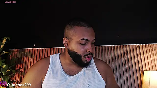 Snapshot of DilanJonnes_ chatting on October 4, 2025, 9:24 pm DilanJonnes  online show from October 4, 2025, 9:24 pm