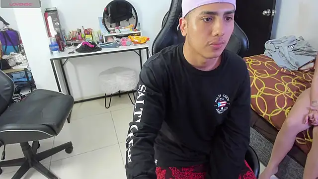 Snapshot of Max_kony chatting on March 22, 2025, 4:24 am Max kony online show from March 22, 2025, 4:24 am