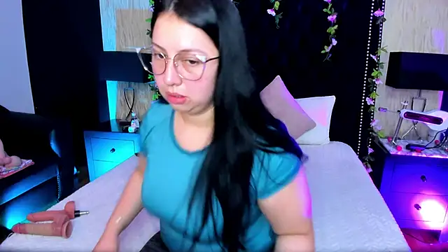 Snapshot of AshleeyPrincess chatting on November 24, 2025, 12:05 pm AshleeyPrincess online show from November 24, 2025, 12:05 pm