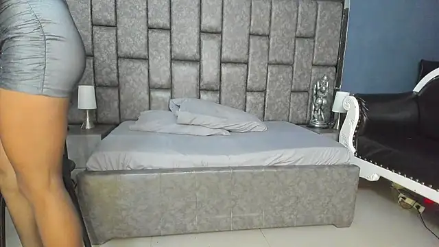 Snapshot of Matureyulyet chatting on October 12, 2025, 9:08 am Matureyulyet online show from October 12, 2025, 9:08 am