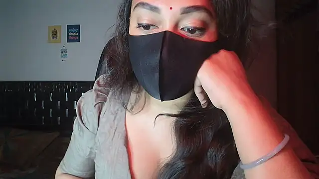 Most-Beautiful-Queen online show from November 13, 2025, 7:24 pm