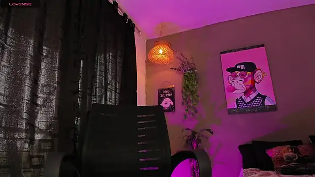 GinebraaFox  online show from November 10, 2025, 12:59 pm