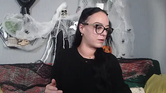 Snapshot of IzabelllNoir chatting on October 24, 2025, 11:06 am IzabelllNoir online show from October 24, 2025, 11:06 am