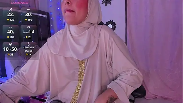 AishaAmin  online show from January 18, 2025, 6:45 am