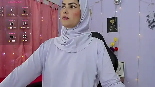 AishaAmin  online show from January 23, 2025, 12:09 pm