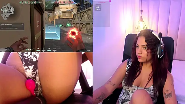 Snapshot of PetiteSophie_ chatting on January 3, 2025, 4:16 pm PetiteSophie online show from January 3, 2025, 4:16 pm
