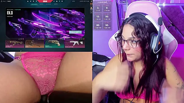 Snapshot of PetiteSophie_ chatting on January 12, 2025, 2:19 pm PetiteSophie online show from January 12, 2025, 2:19 pm