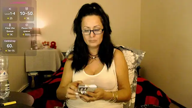 YourDreamLoverr online show from February 11, 2025, 10:07 pm