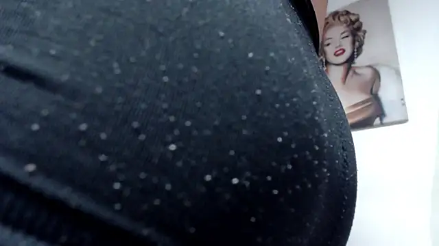 andre20a31 online show from February 1, 2025, 4:24 am