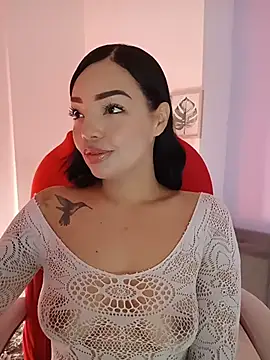 Snapshot of Sara_LipsX chatting on November 11, 2025, 12:43 am Sara LipsX online show from November 11, 2025, 12:43 am