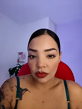 Snapshot of Sara_LipsX chatting on November 19, 2025, 2:00 am Sara LipsX online show from November 19, 2025, 2:00 am