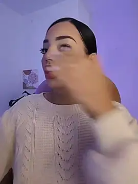 Snapshot of Sara_LipsX chatting on November 22, 2025, 2:32 am Sara LipsX online show from November 22, 2025, 2:32 am