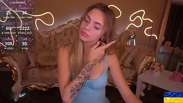 ChloeBrightt online show from October 2, 2025, 8:05 pm