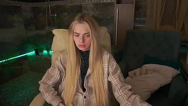 ChloeBrightt online show from November 20, 2025, 8:41 pm