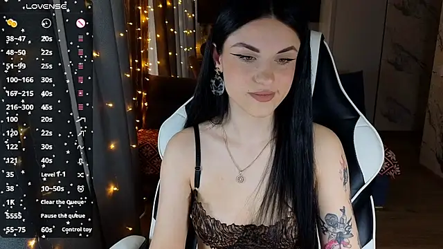 Mary   Moore online show from December 5, 2024, 6:43 am