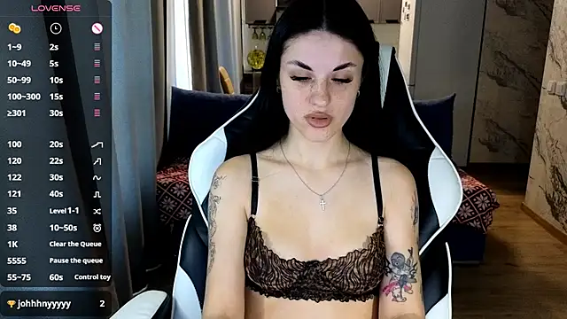 Mary   Moore online show from October 31, 2025, 5:30 am